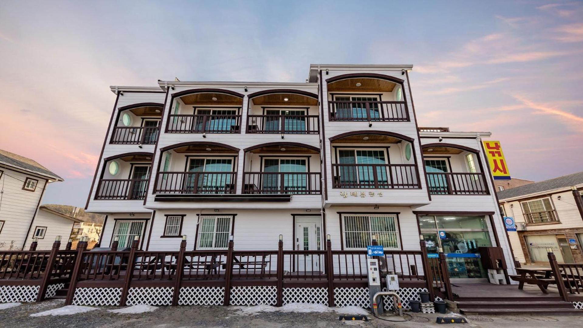 Taean Hagampo Rendezvous Pension Экстерьер фото